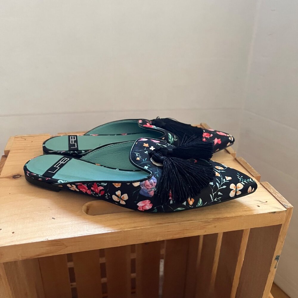 Floral Tasseled Anthropologie LAB Size 38 8 Black Pointed Toe Slides Flats Mules - Picture 3 of 15